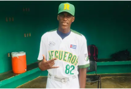 Otro pelotero pide su baja del béisbol de Cuba